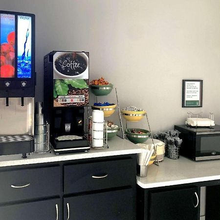 Quality Inn & Suites Near Панама Сити Бийч Екстериор снимка