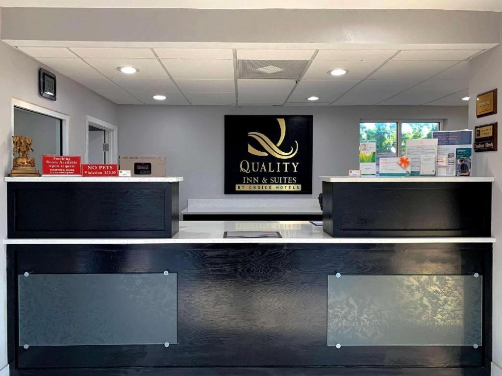 Quality Inn & Suites Near Панама Сити Бийч Екстериор снимка