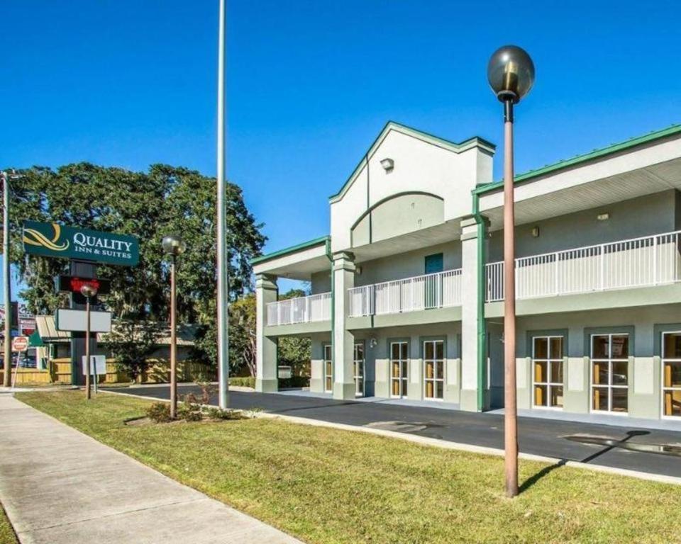 Quality Inn & Suites Near Панама Сити Бийч Екстериор снимка