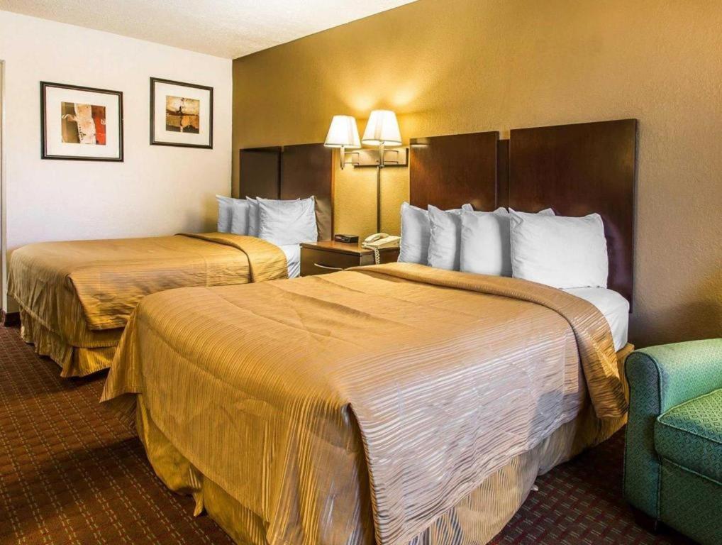 Quality Inn & Suites Near Панама Сити Бийч Екстериор снимка