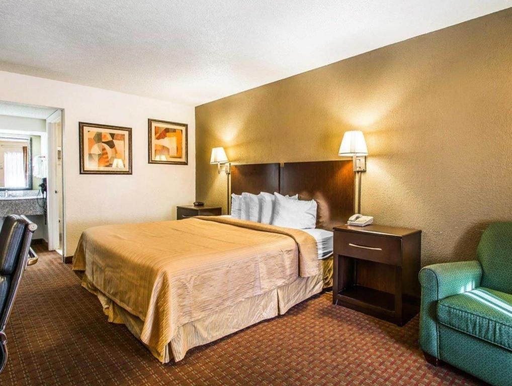 Quality Inn & Suites Near Панама Сити Бийч Екстериор снимка
