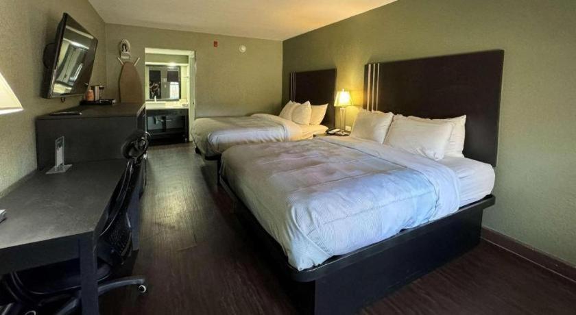 Quality Inn & Suites Near Панама Сити Бийч Екстериор снимка