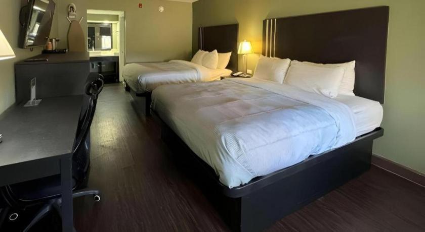 Quality Inn & Suites Near Панама Сити Бийч Екстериор снимка