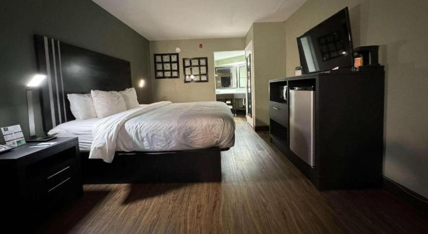 Quality Inn & Suites Near Панама Сити Бийч Екстериор снимка
