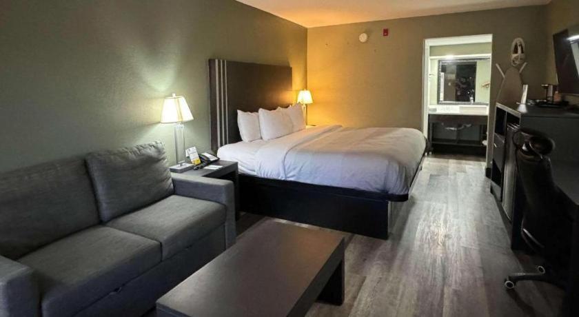 Quality Inn & Suites Near Панама Сити Бийч Екстериор снимка